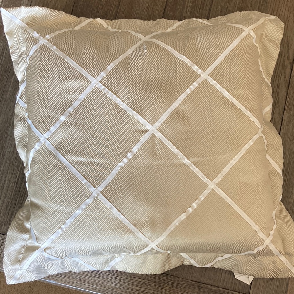 Marquis by WATERFORD Throw Pillow